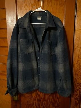 Columbia Men's Blue Plaid Button-Up Flannel